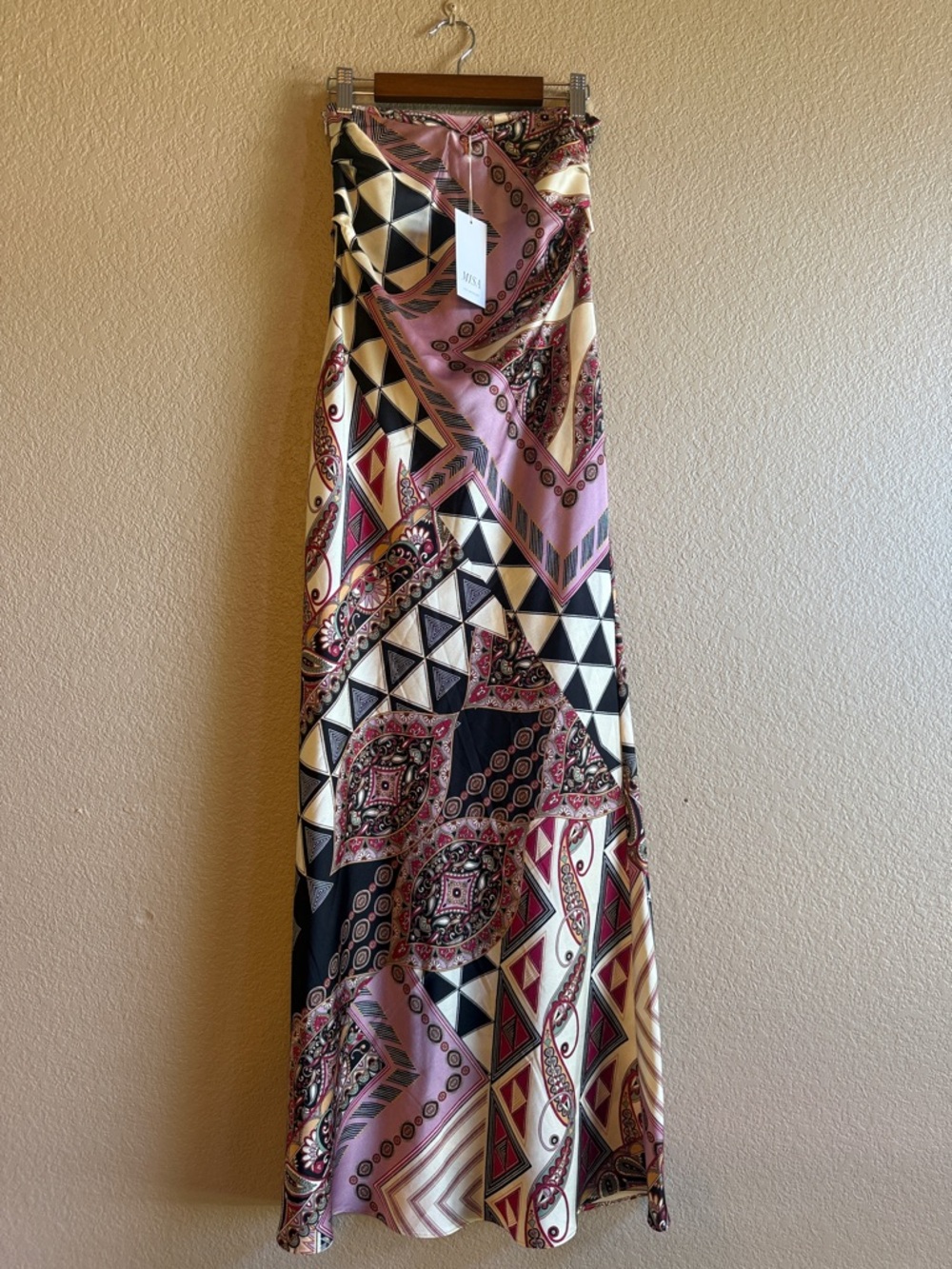 Misa Los Angeles Maxi Dress in Geometric Paisley print - Picture 2 of 3
